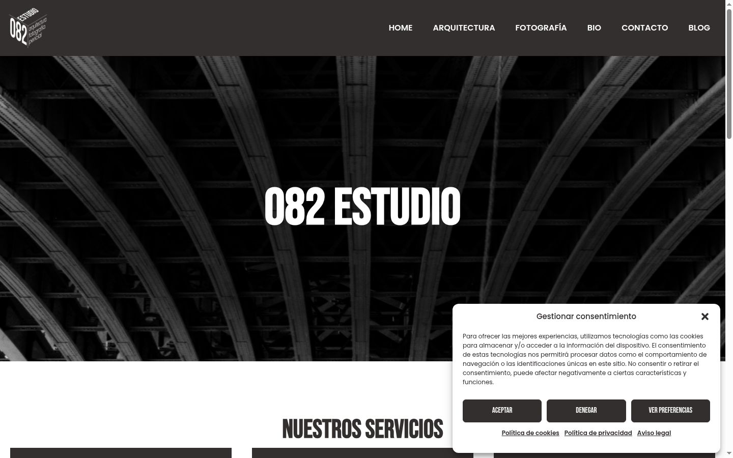 Captura de ecrã do banner de consentimento apresentado antes de qualquer interação