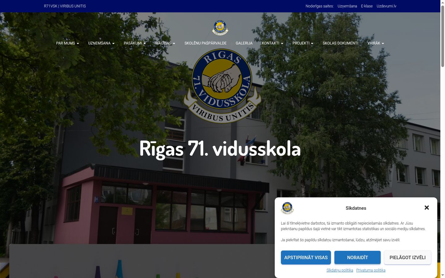 Ekrānuzņēmums ar piekrišanas baneri, kas tika rādīts pirms jebkādas mijiedarbības