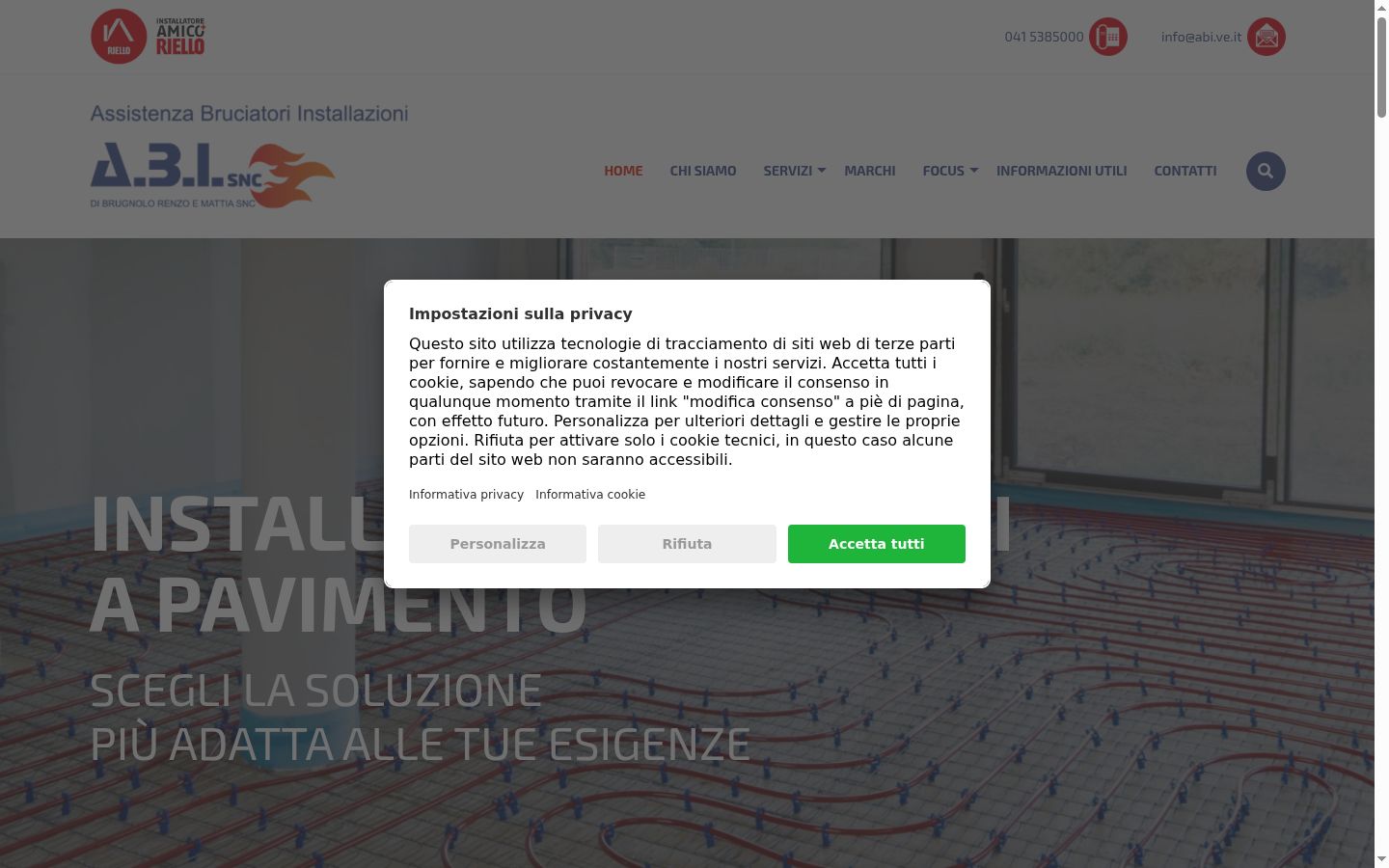 Képernyőkép a bármilyen interakció előtt megjelenő hozzájárulási bannerről