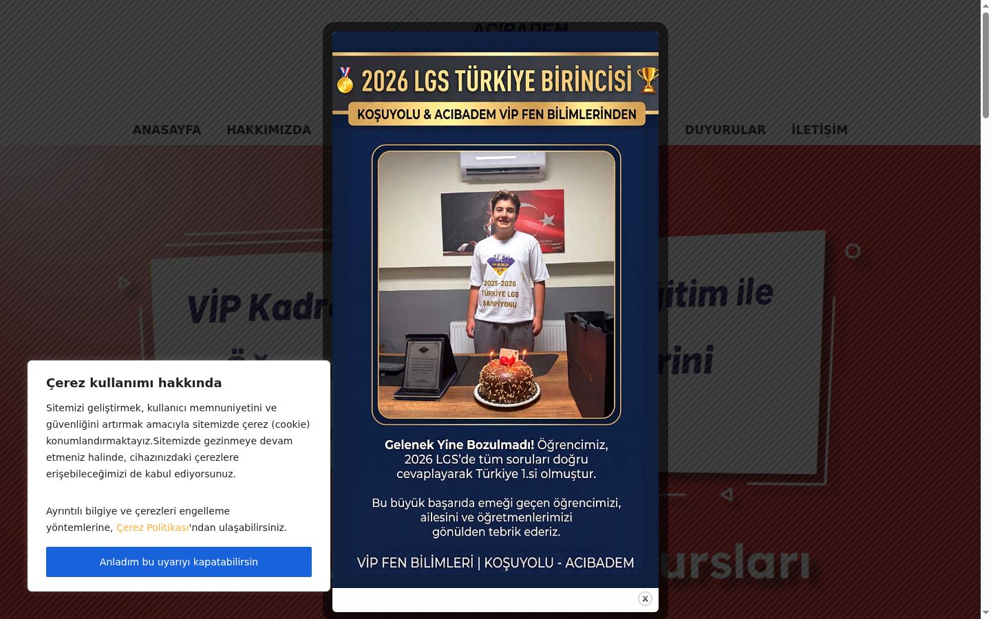 Captură de ecran a bannerului de consimțământ afișat înainte de orice interacțiune
