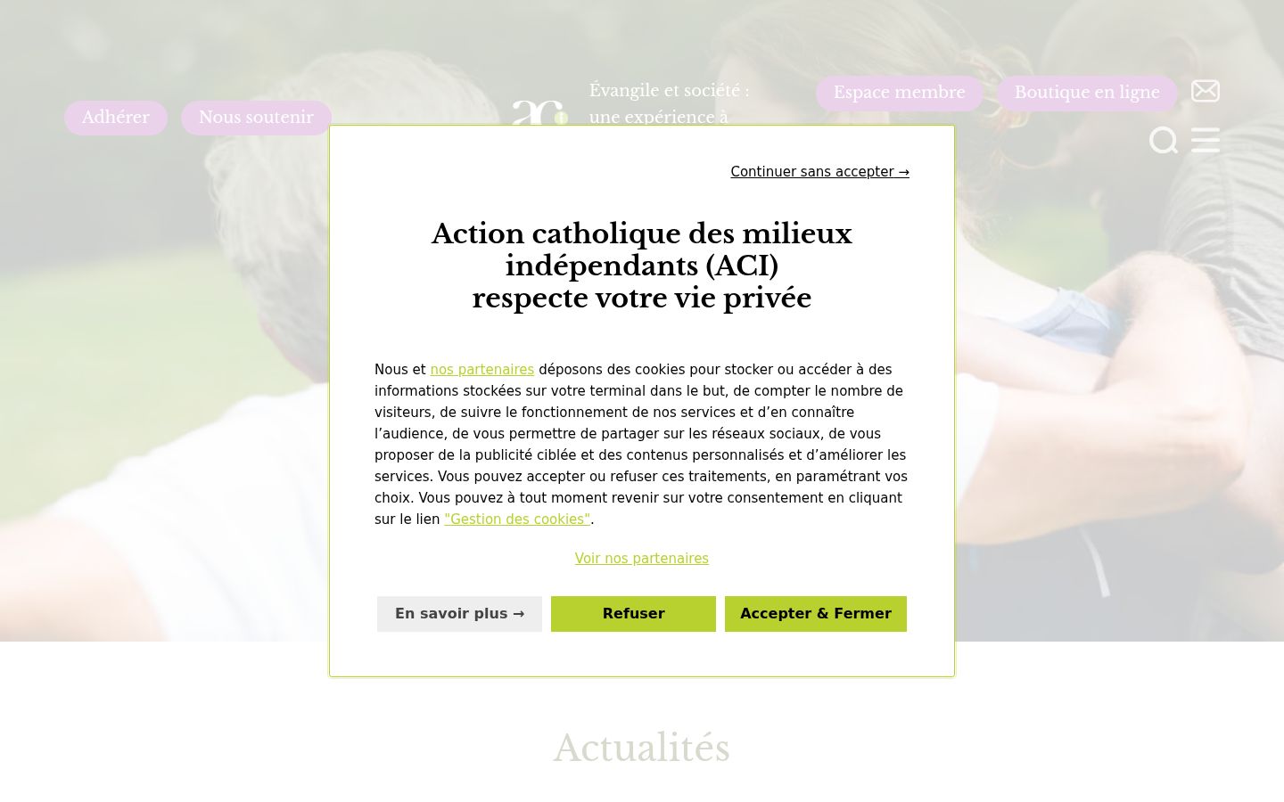 Captura de ecrã do banner de consentimento apresentado antes de qualquer interação