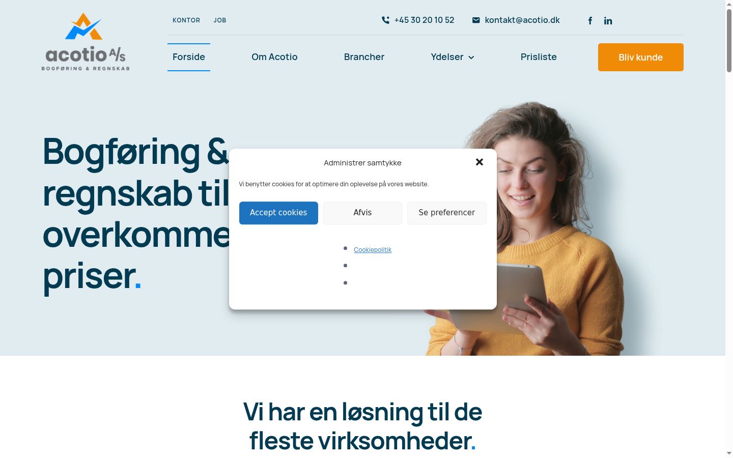 Screenshot of the consent banner shown before any interaction
