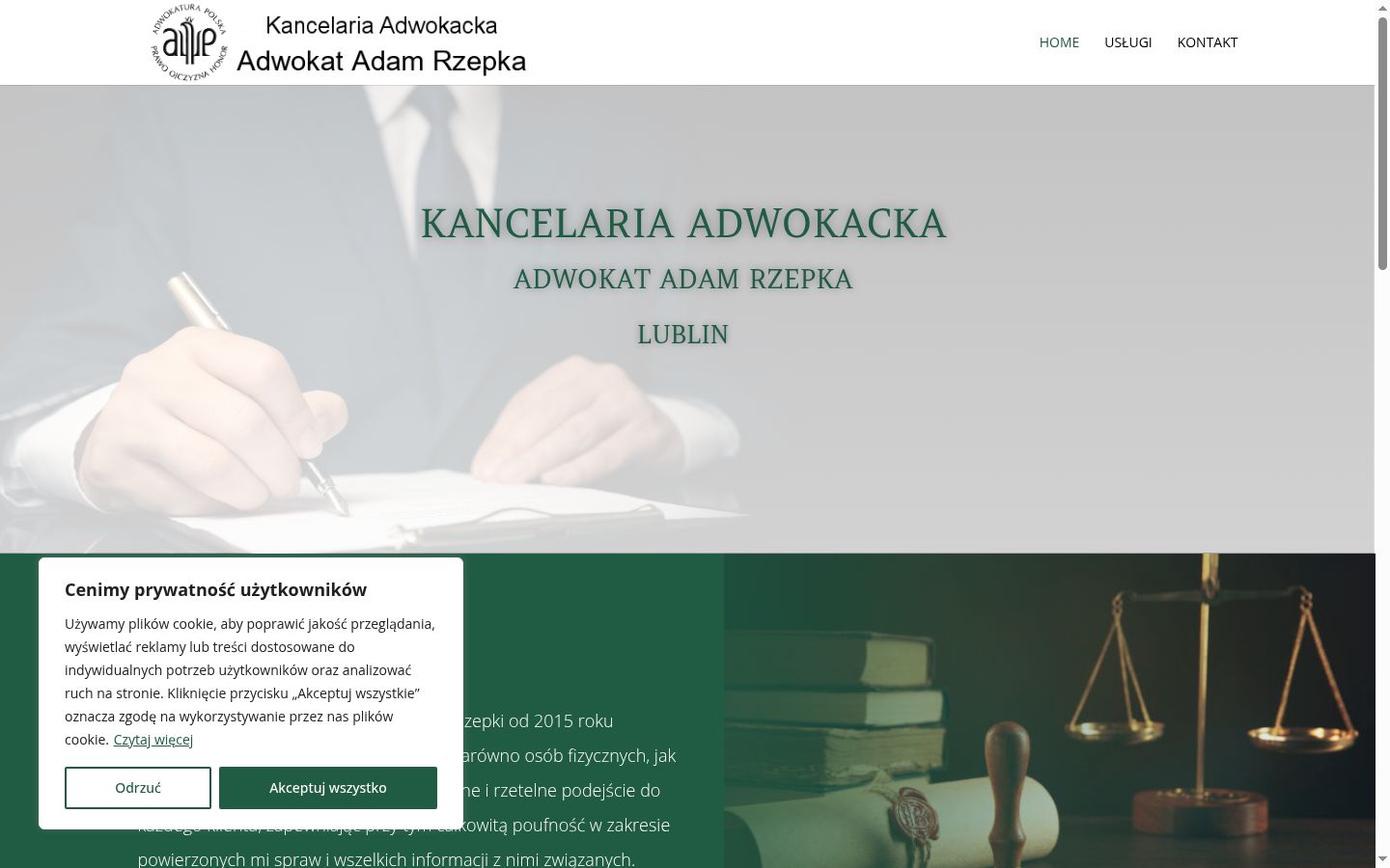 Posnetek zaslona pasice za privolitev, prikazane pred kakršno koli interakcijo
