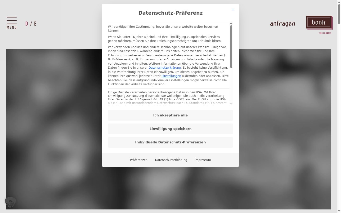 Captură de ecran a bannerului de consimțământ afișat înainte de orice interacțiune