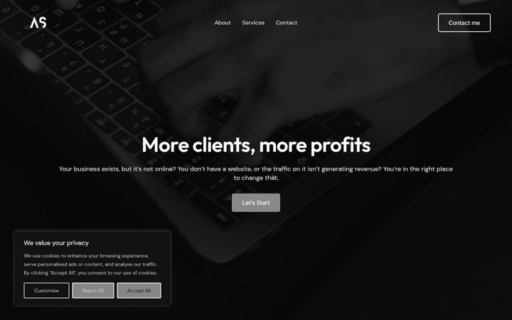 Screenshot of adriansawicki.com