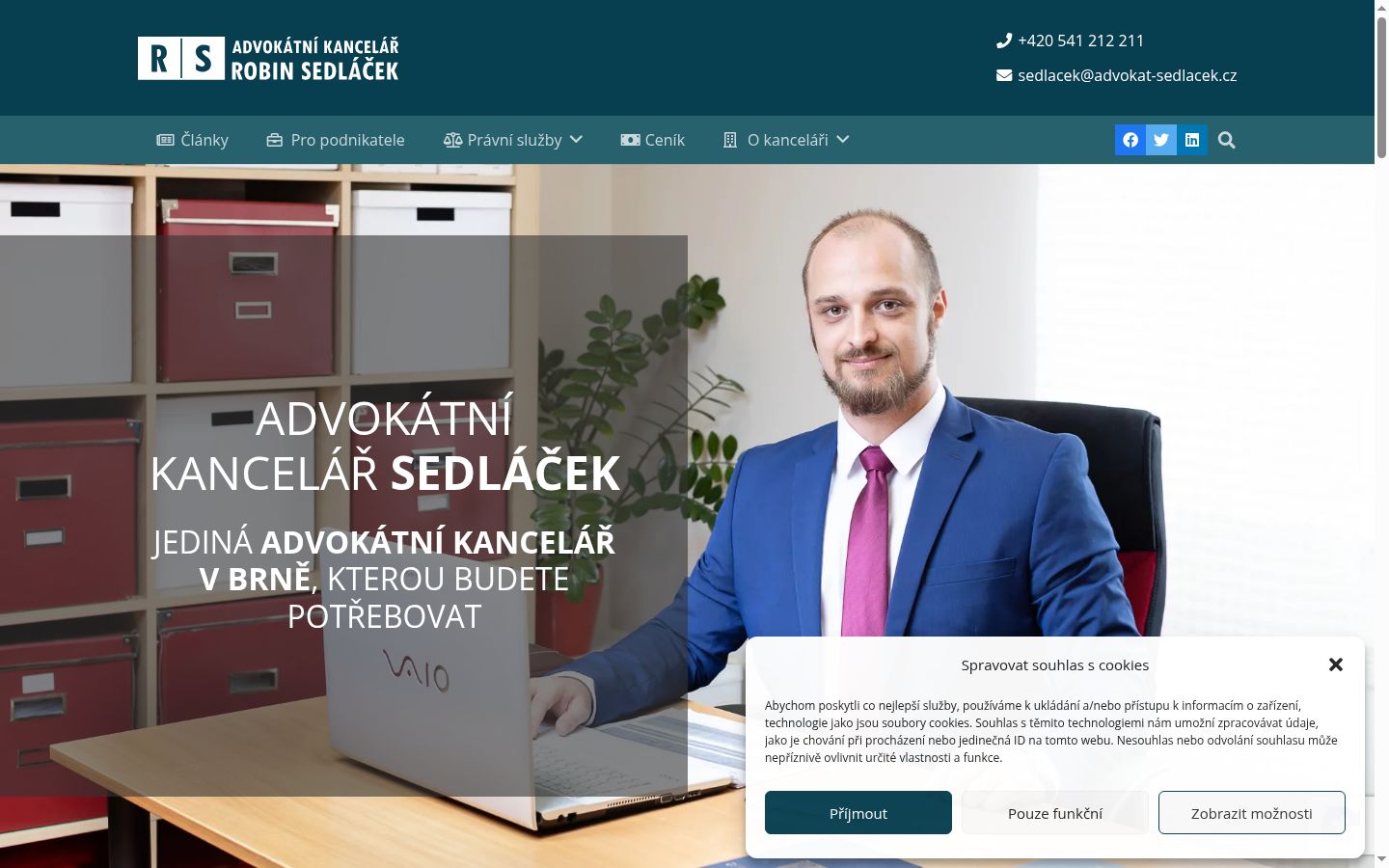 Posnetek zaslona pasice za privolitev, prikazane pred kakršno koli interakcijo