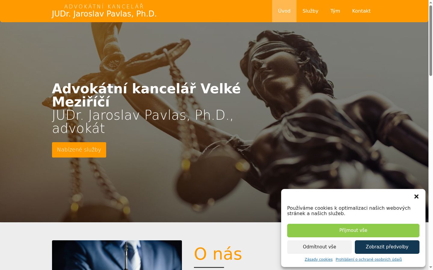 Posnetek zaslona pasice za privolitev, prikazane pred kakršno koli interakcijo