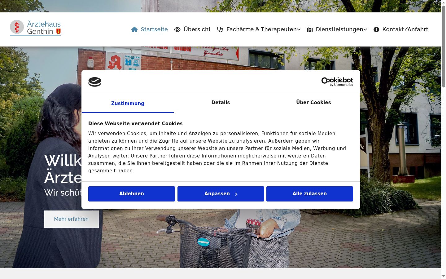 Posnetek zaslona pasice za privolitev, prikazane pred kakršno koli interakcijo