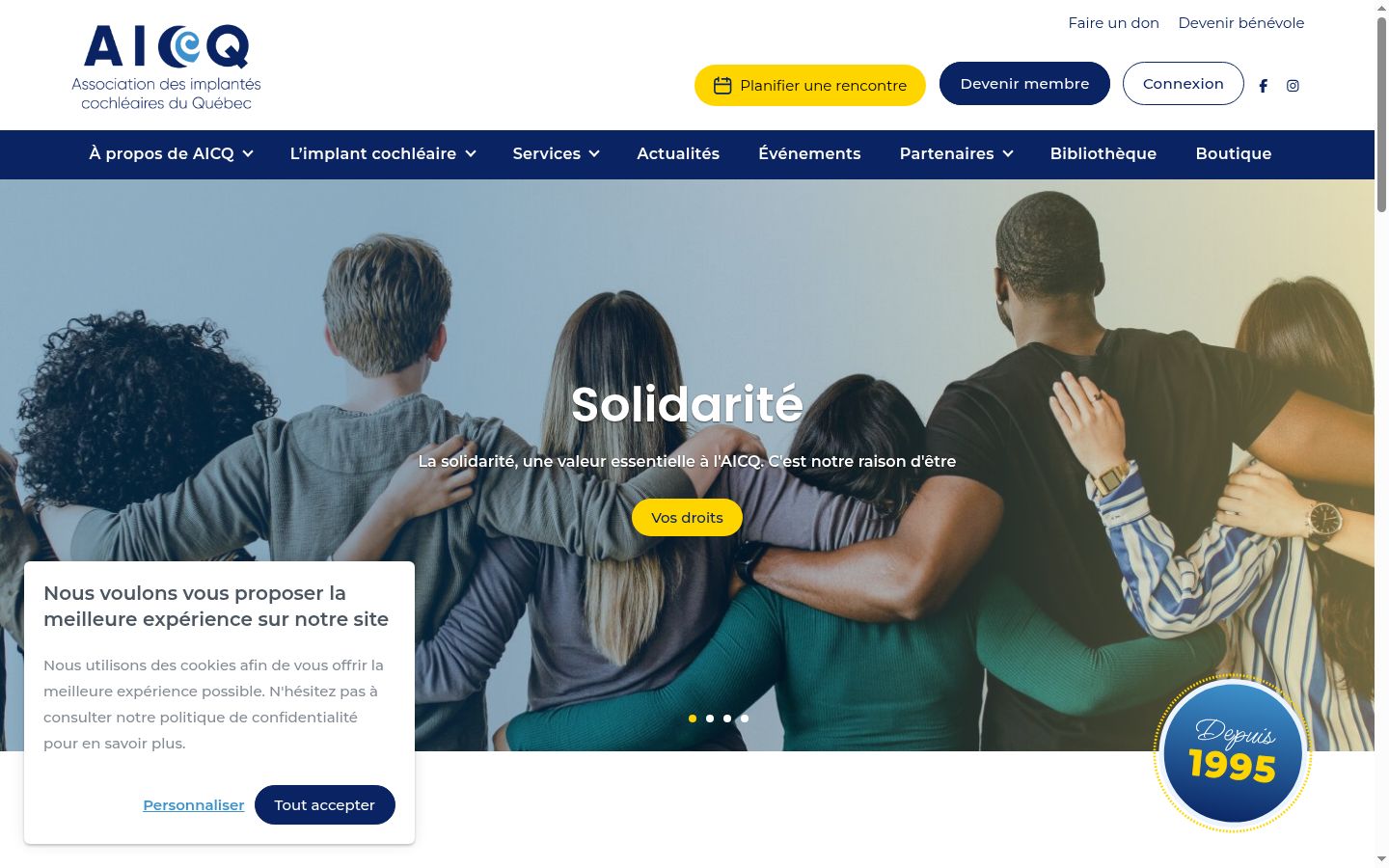 Captura de ecrã do banner de consentimento apresentado antes de qualquer interação