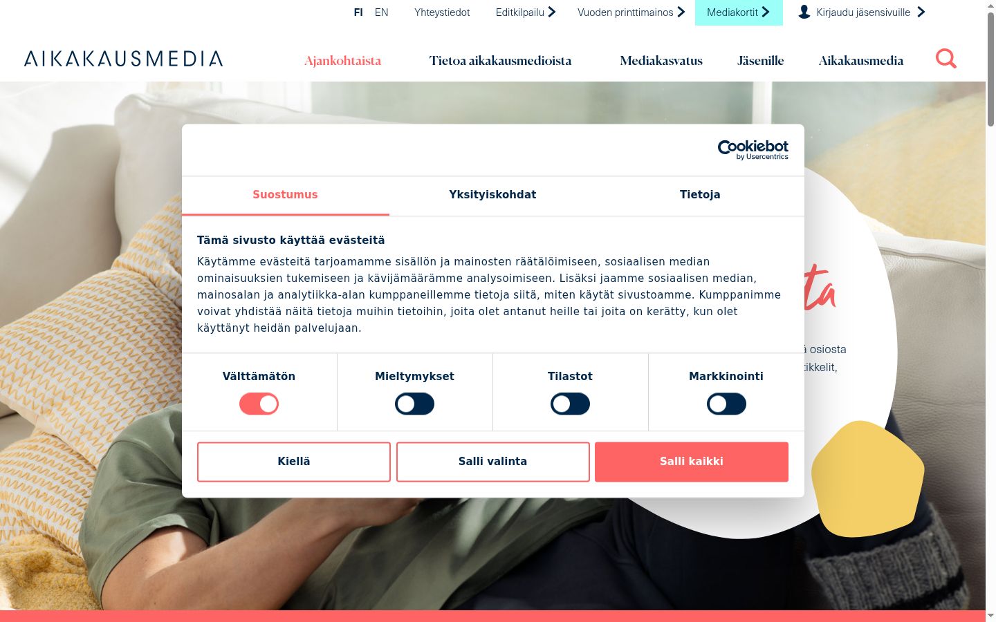 Screenshot of the consent banner shown before any interaction