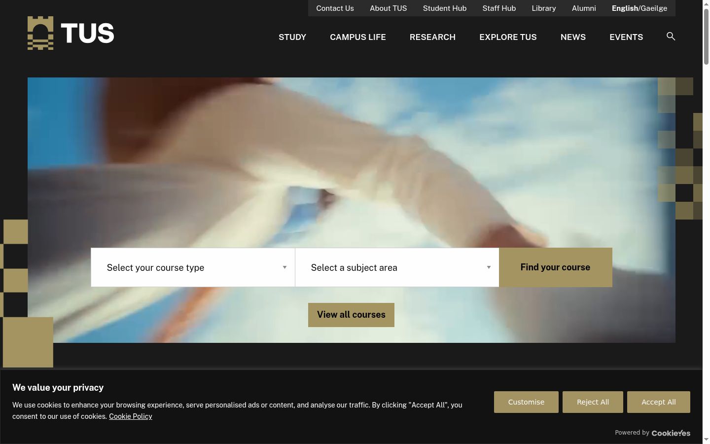 Screenshot of the consent banner shown before any interaction