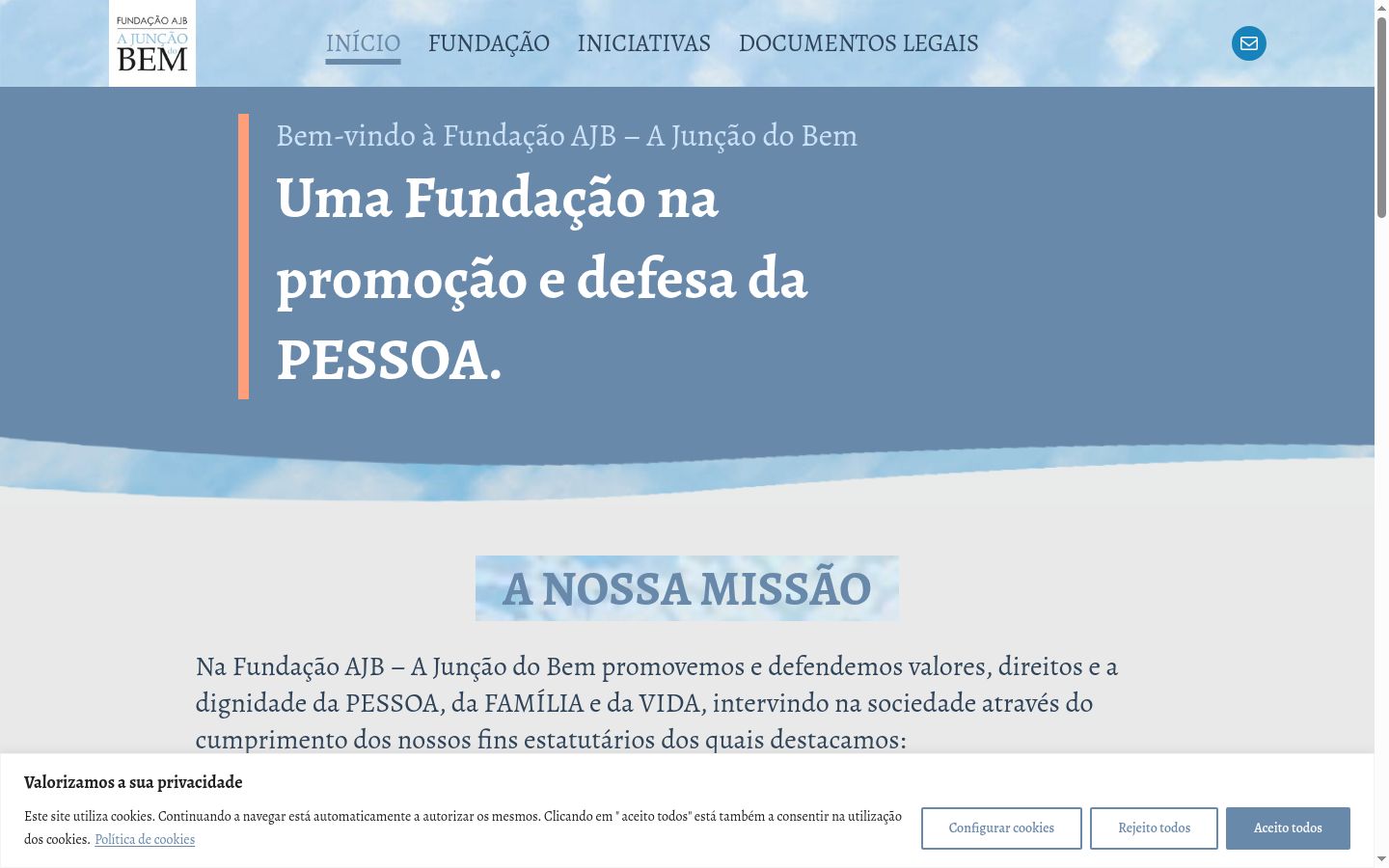Captura de ecrã do banner de consentimento apresentado antes de qualquer interação