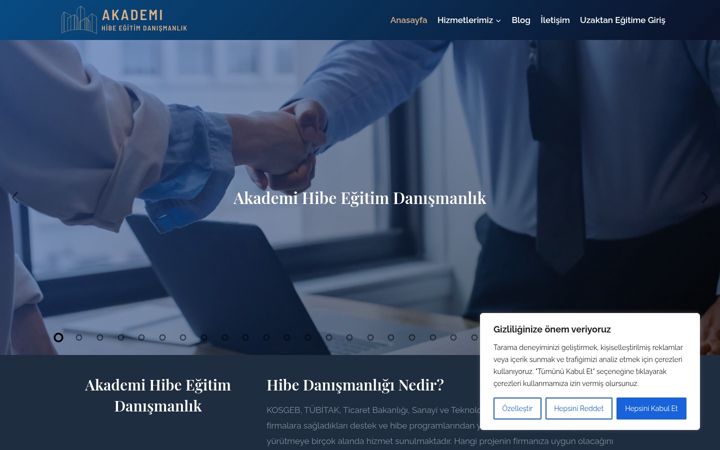Screenshot of akademiegitimhibe.com