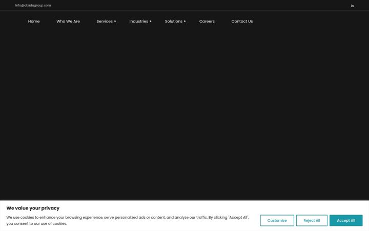 Screenshot stránky akadugroup.com