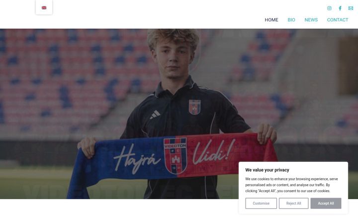 Screenshot of akosberekmeri.com