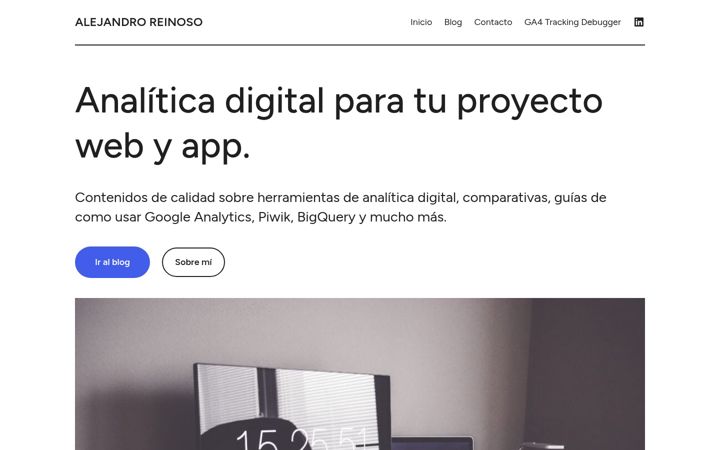 Screenshot of alejandroreinoso.com