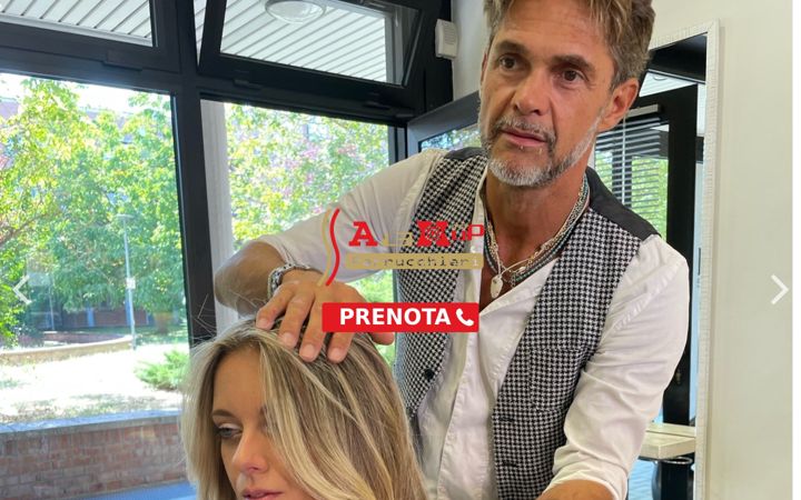 Posnetek zaslona alexgroupparrucchieri.com