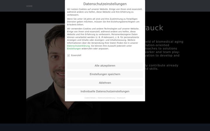 Screenshot of alexpauck.com