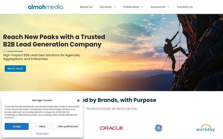 Screenshot of almohmedia.com