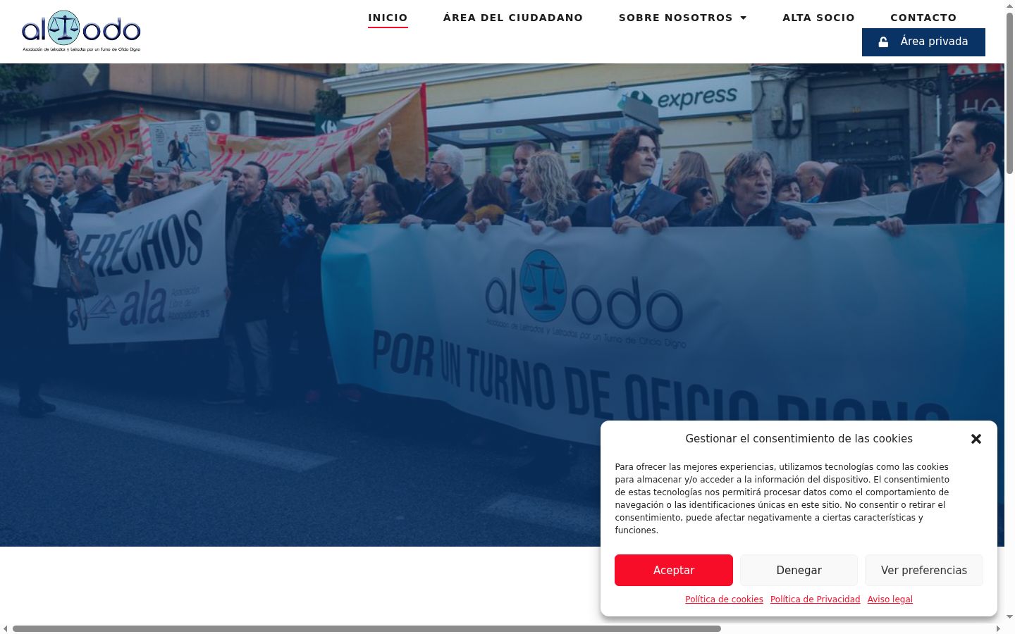 Screenshot of the consent banner shown before any interaction
