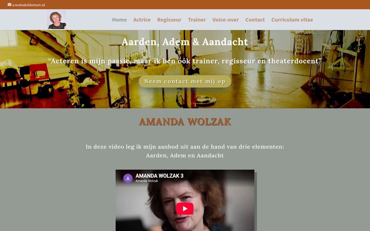 Screenshot of amandawolzak.com