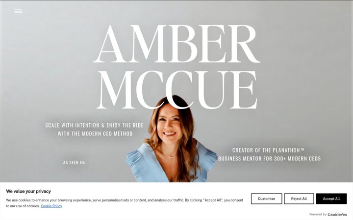 Screenshot of ambermccue.com