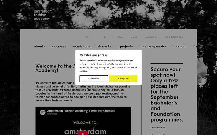Screenshot of amsterdamfashionacademy.com