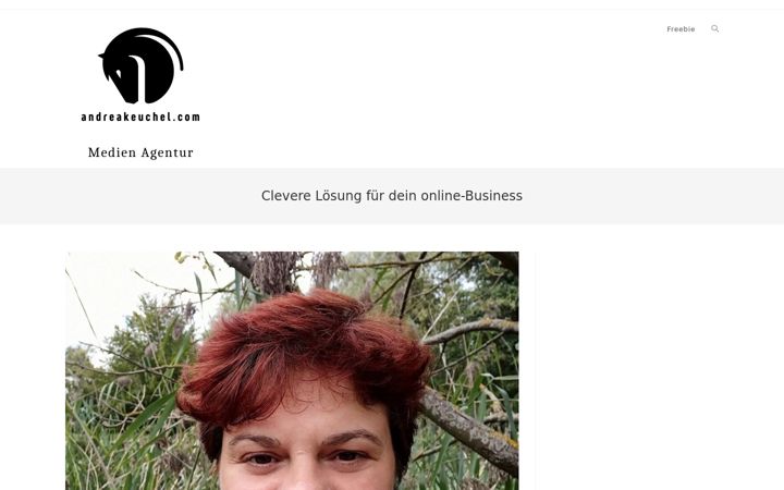 Screenshot of andreakeuchel.com