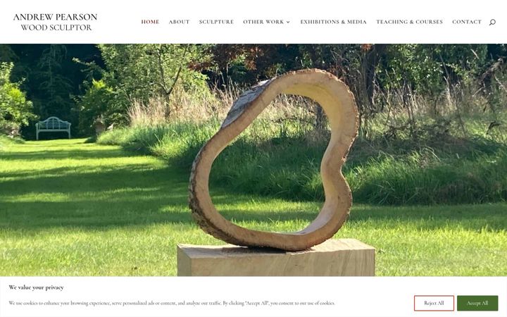 Screenshot of andrewpearsonwoodsculptor.co.uk