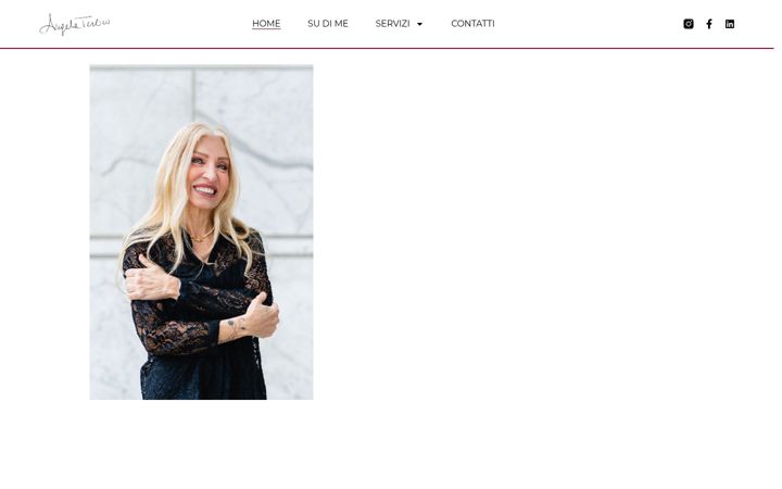 Screenshot of angelaterlizzi.com