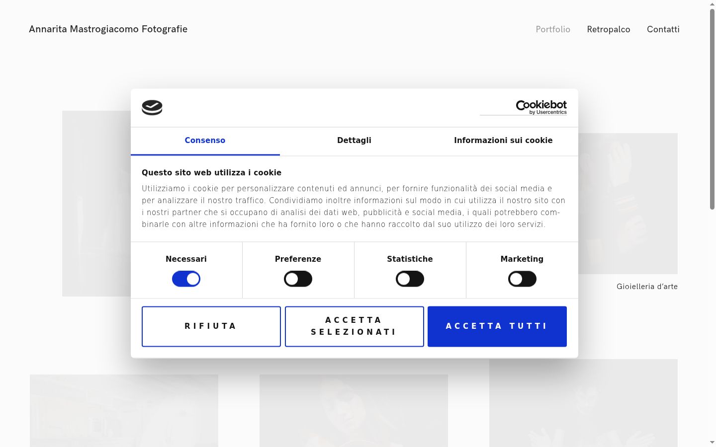Screenshot of the consent banner shown before any interaction