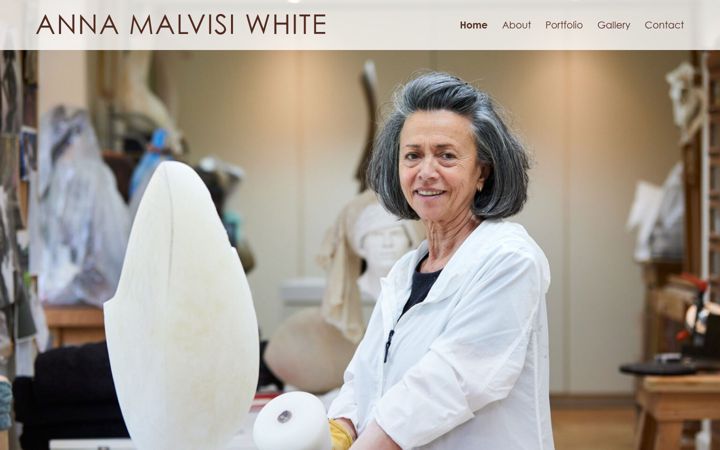 Screenshot of annawhitesculptor.co.uk