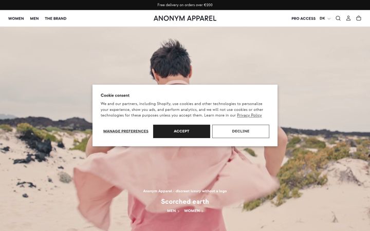 Screenshot of anonymapparel.com