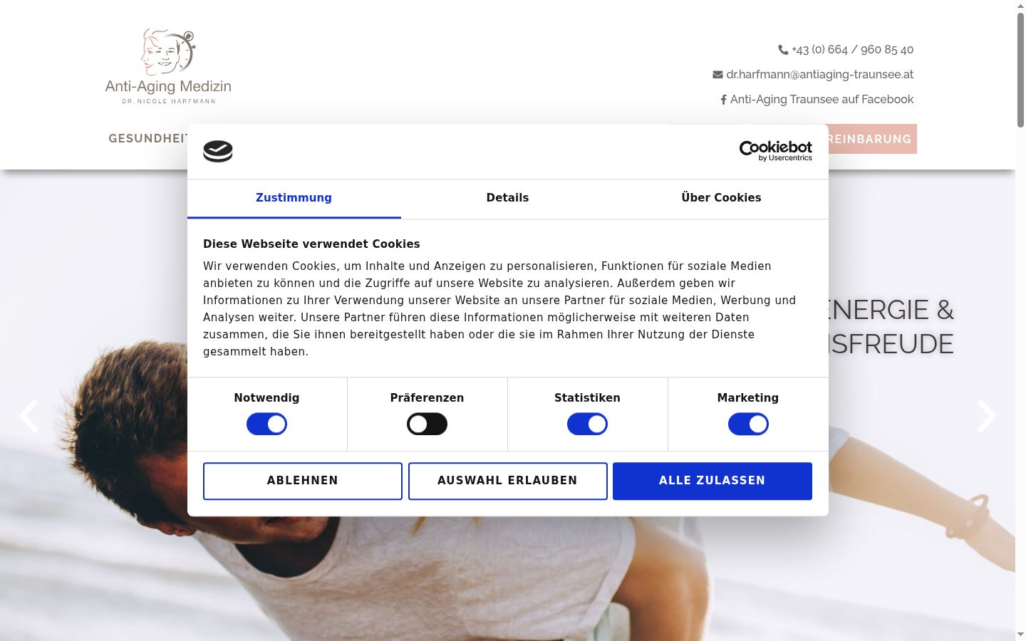 Captură de ecran a bannerului de consimțământ afișat înainte de orice interacțiune