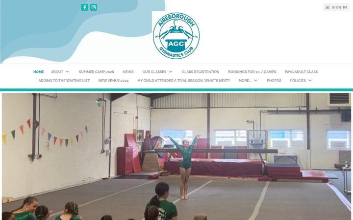Screenshot of aogc.co.uk