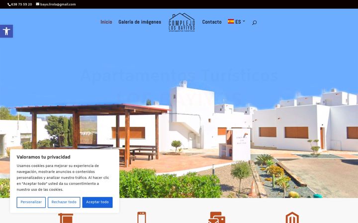 Screenshot stránky apartamentosturisticoslosbayiyos.com