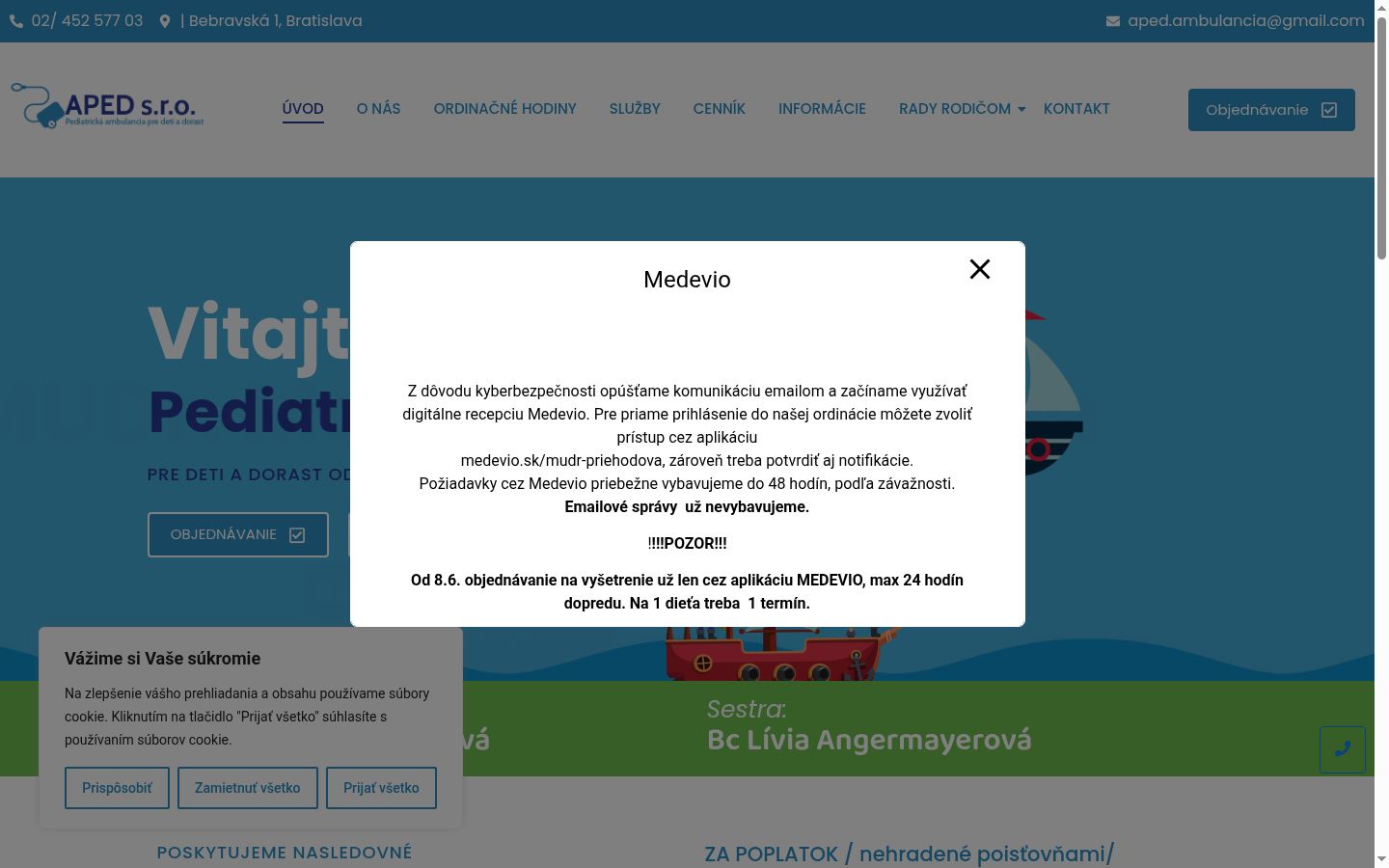 Captura de ecrã do banner de consentimento apresentado antes de qualquer interação