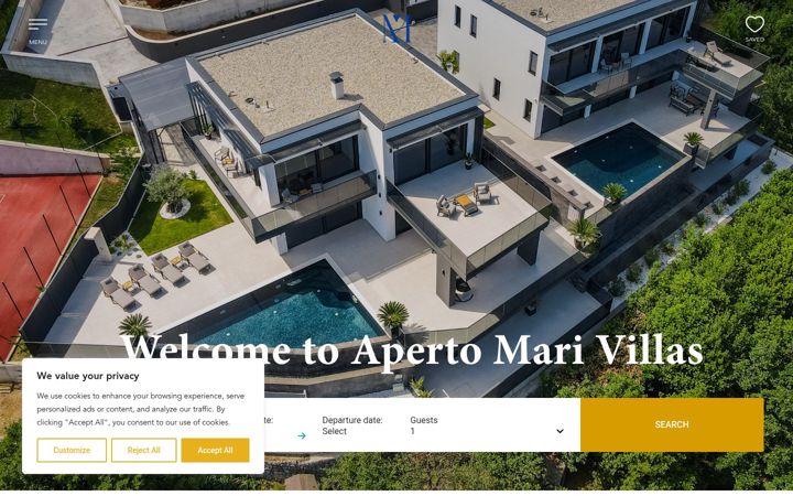 Screenshot of apertomarivillas.com