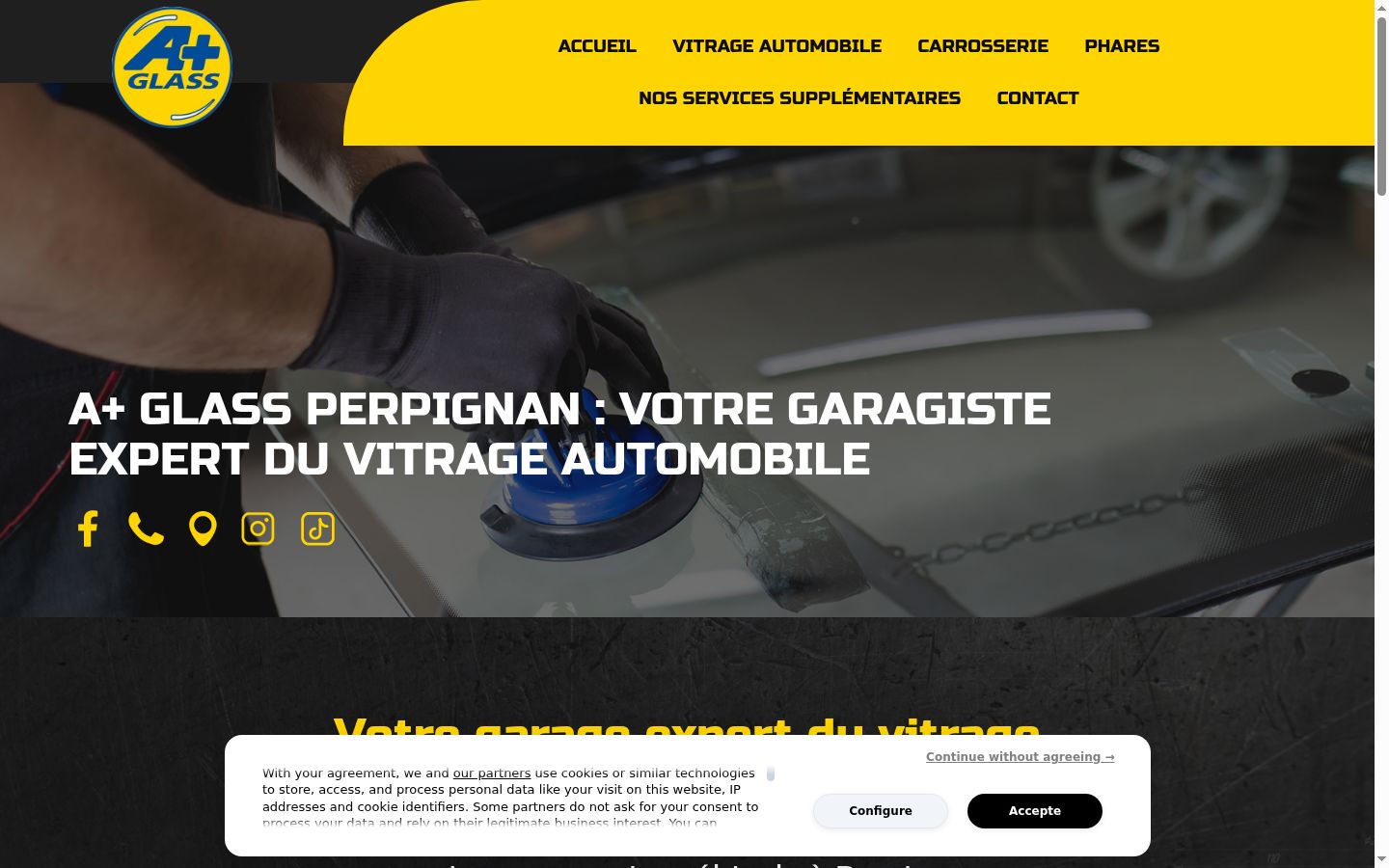 Captură de ecran a bannerului de consimțământ afișat înainte de orice interacțiune