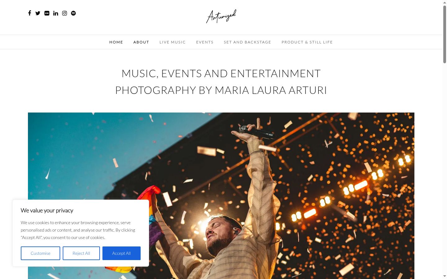 Kuvakaappaus suostumusbannerista, joka näytettiin ennen mitään vuorovaikutusta