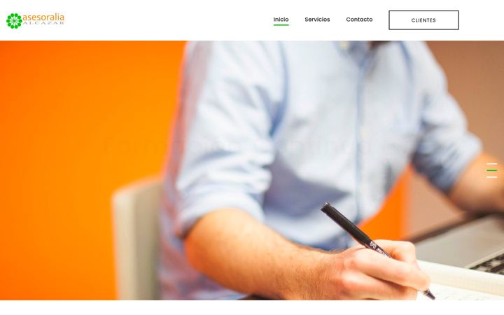 Screenshot of asesoresalcazar.com