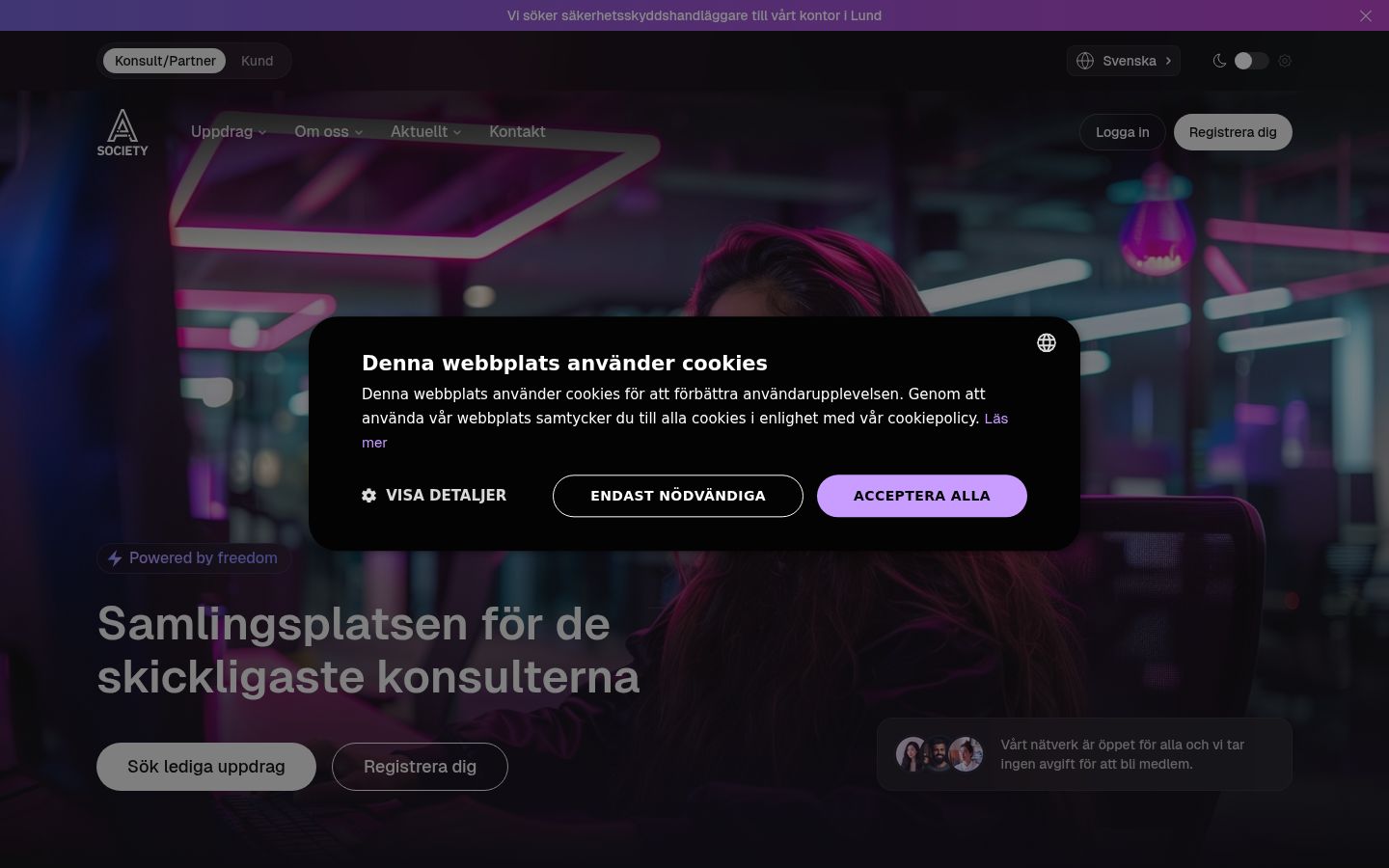 Screenshot of the consent banner shown before any interaction