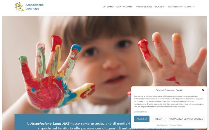 Screenshot of associazioneluna.org