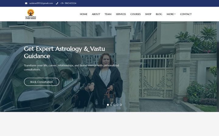 Screenshot of astrologervastuconsultant.com