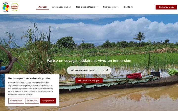 Zrzut ekranu atibotimon-voyages-solidarite.com