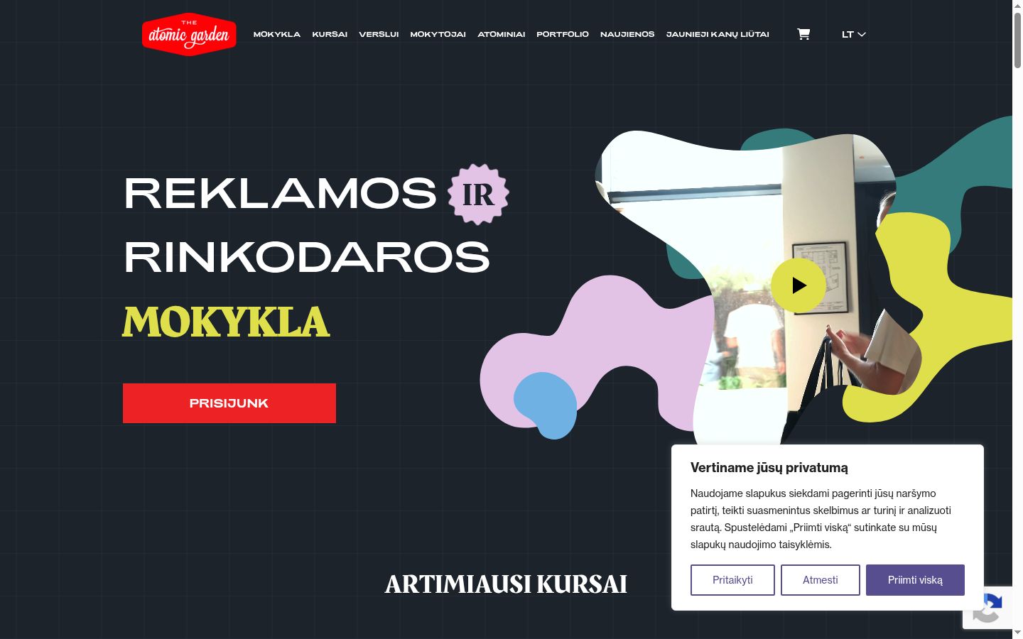 Snímek obrazovky baneru souhlasu zobrazeného před jakoukoli interakcí