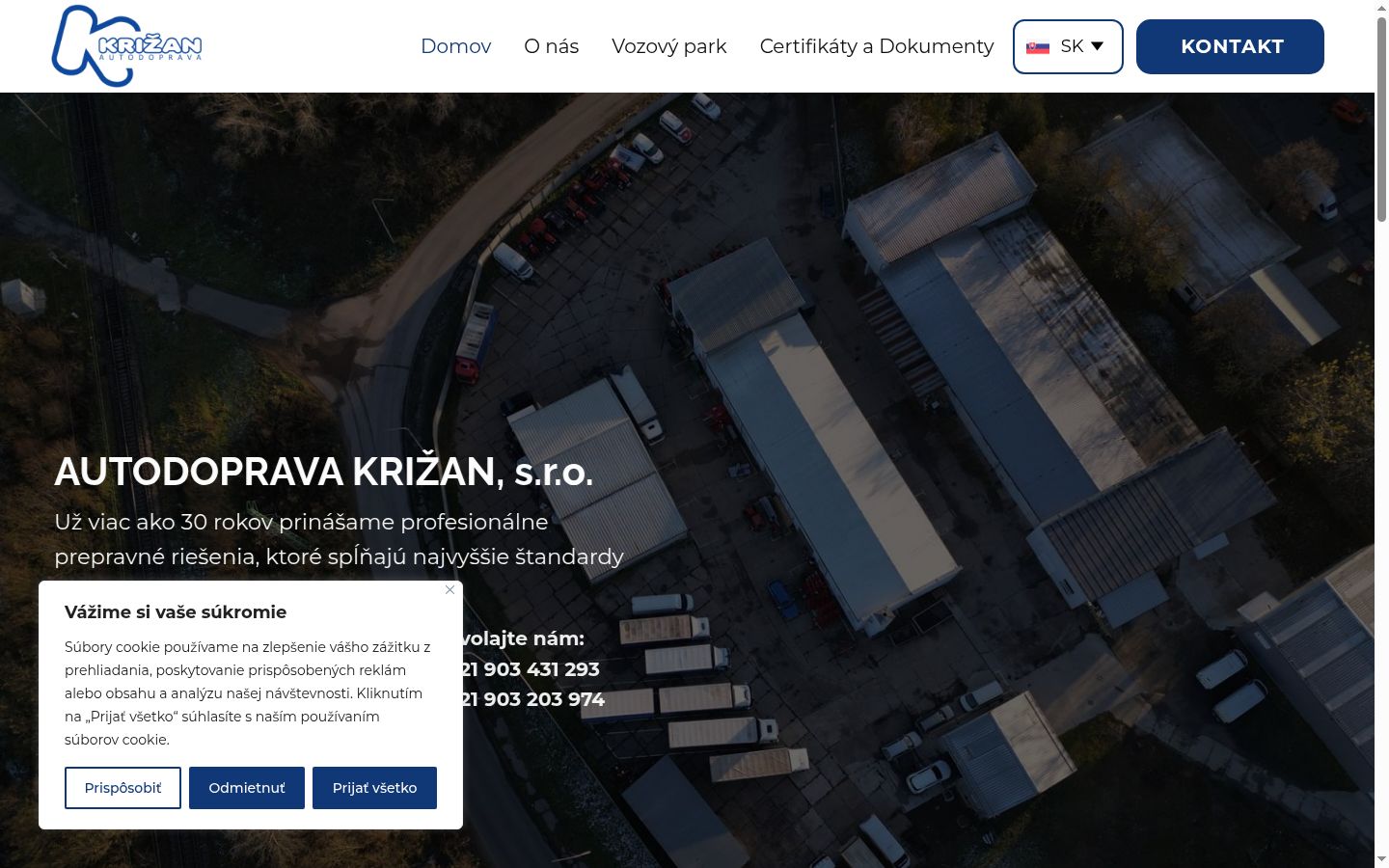 Posnetek zaslona pasice za privolitev, prikazane pred kakršno koli interakcijo