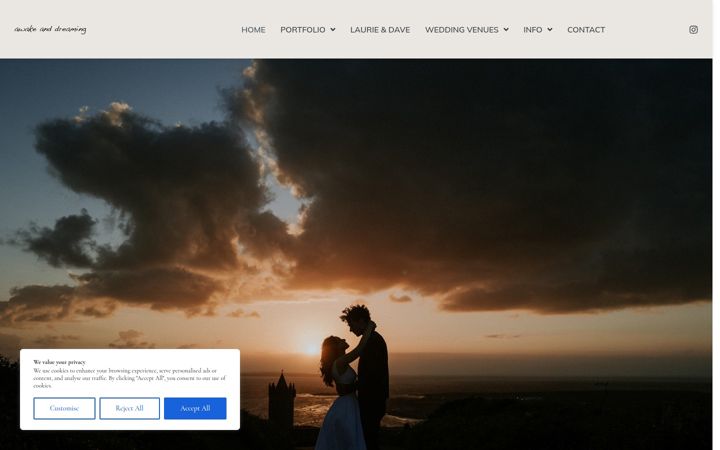 Screenshot of awakeanddreamingweddings.com