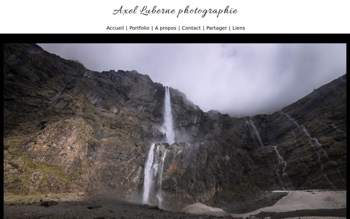 Screenshot of axeluberne.com