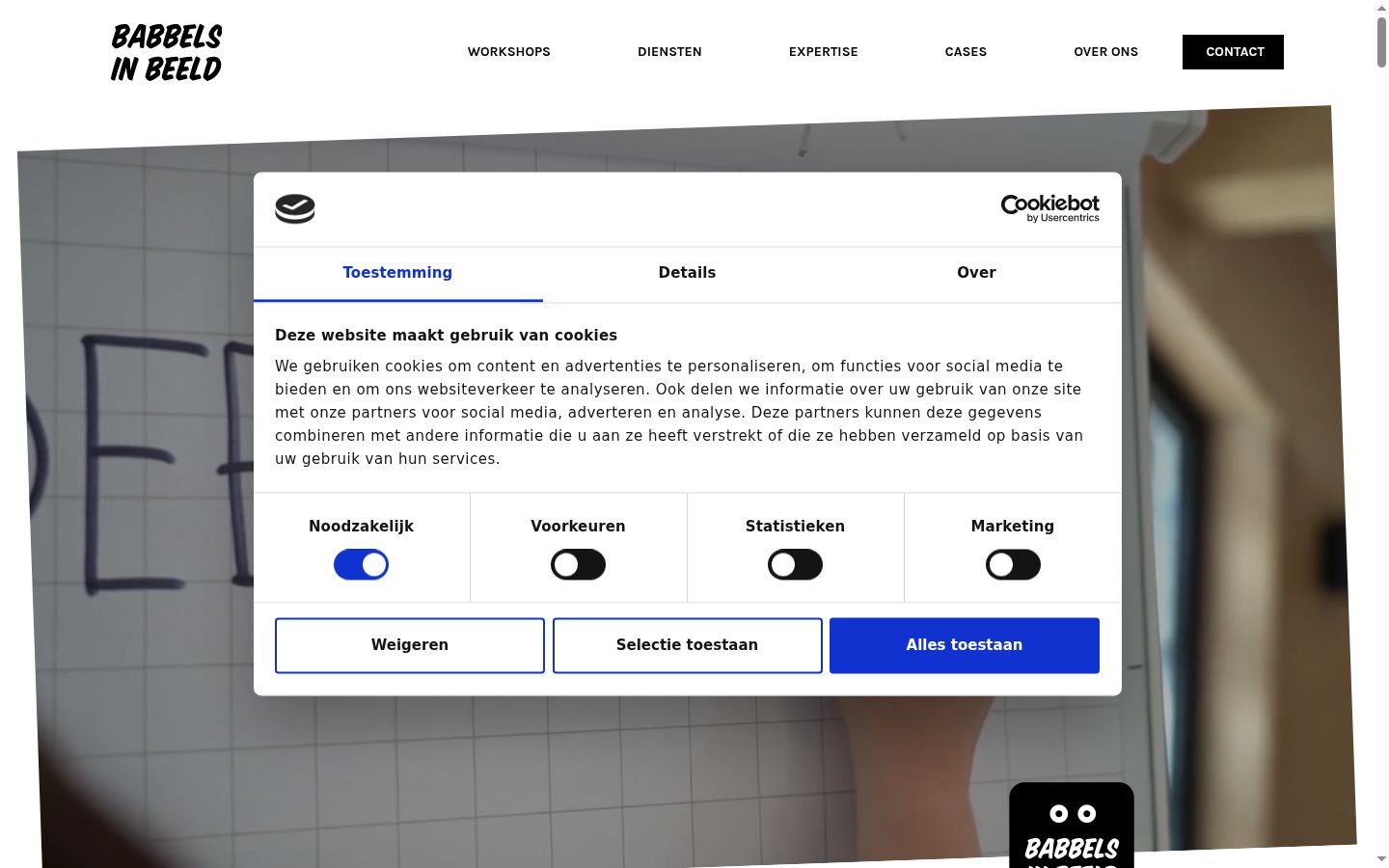 Képernyőkép a bármilyen interakció előtt megjelenő hozzájárulási bannerről